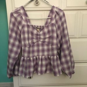 Cute light purple and white long sleeve top